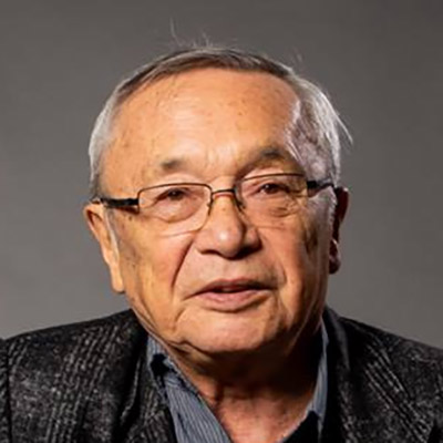 Кім, Юлій